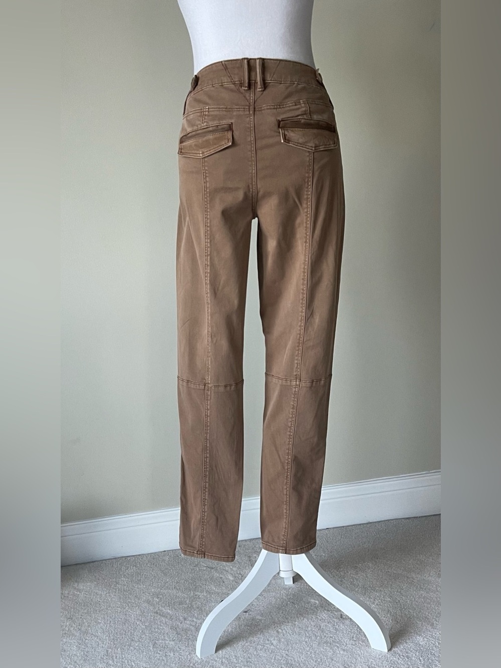 White House Black market Women’s Utility Light Brown Slim Ankle Pants EUC Size 4 - Picture 3 of 8